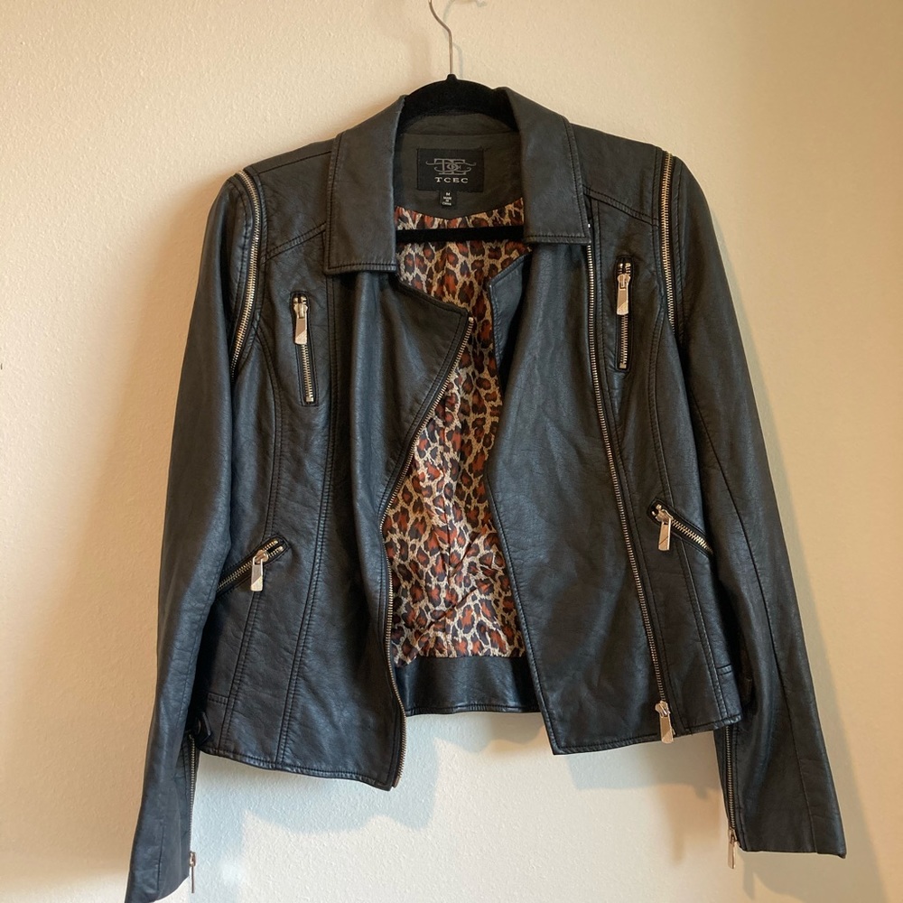 Faux leather jacket with gold details!